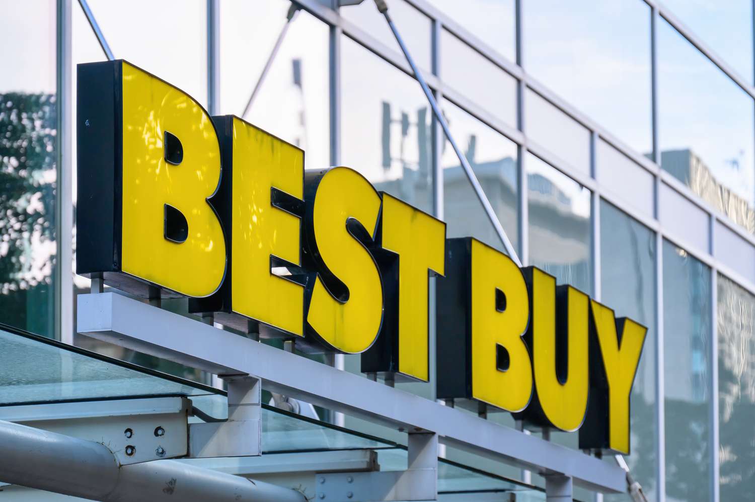 Best Buy sign