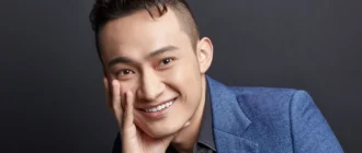 ae528d7f46b0d6808b2b91a20a7a883f - Justin Sun Goes Bananas: Snags Controversial "Comedian" Artwork worth $6.2 Million