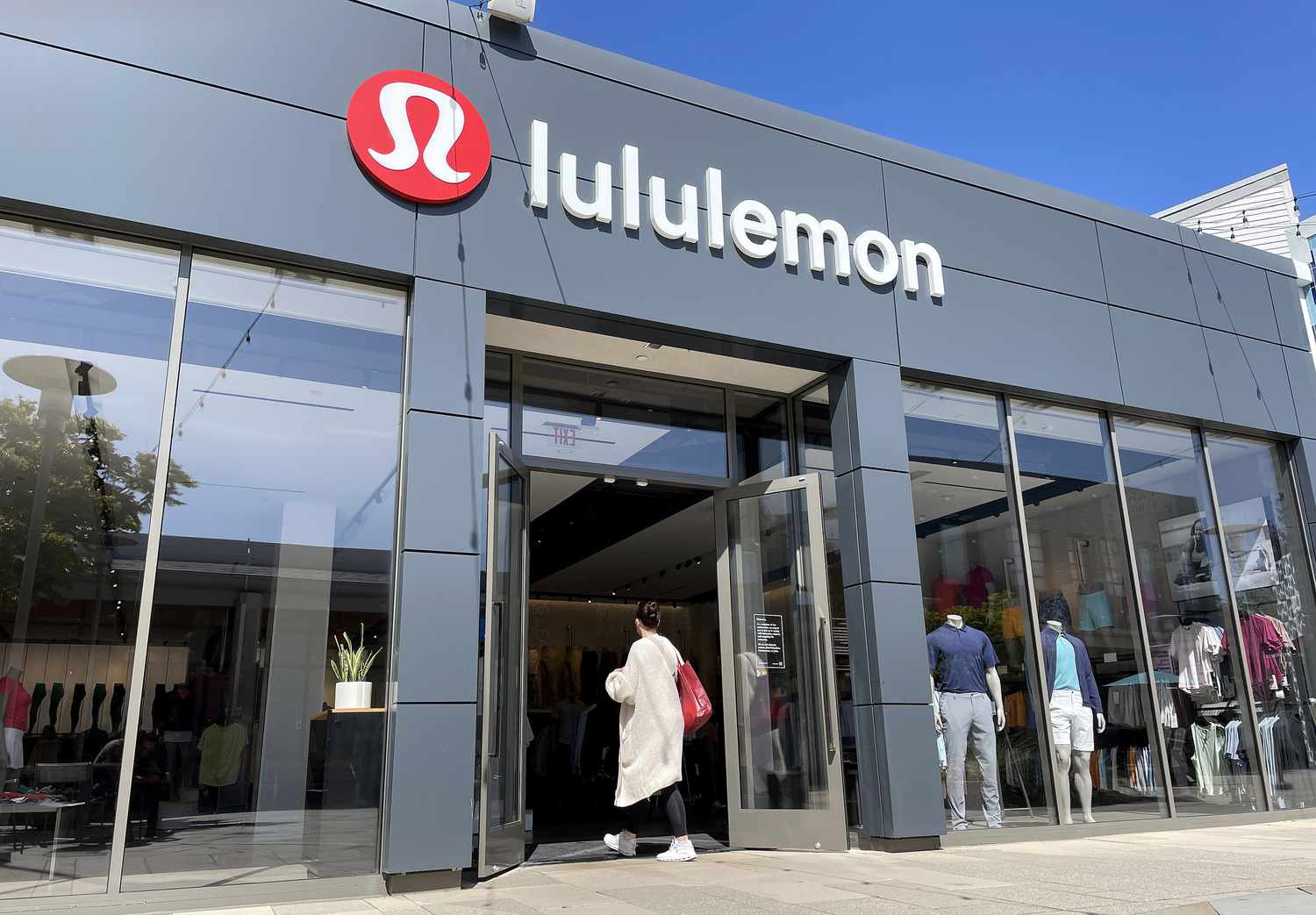 Lululemon store in Corte Madera, California