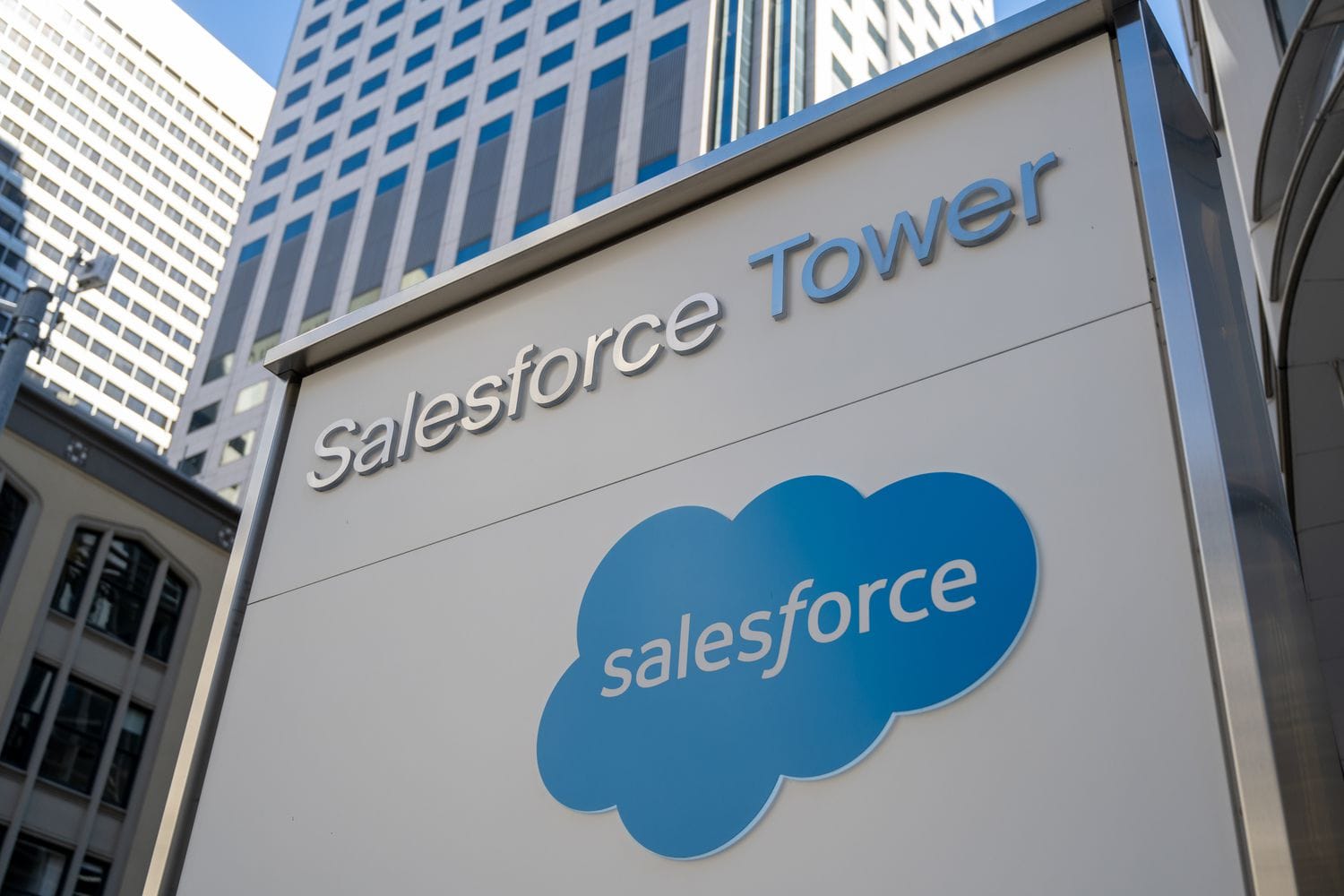 Salesforce Tower